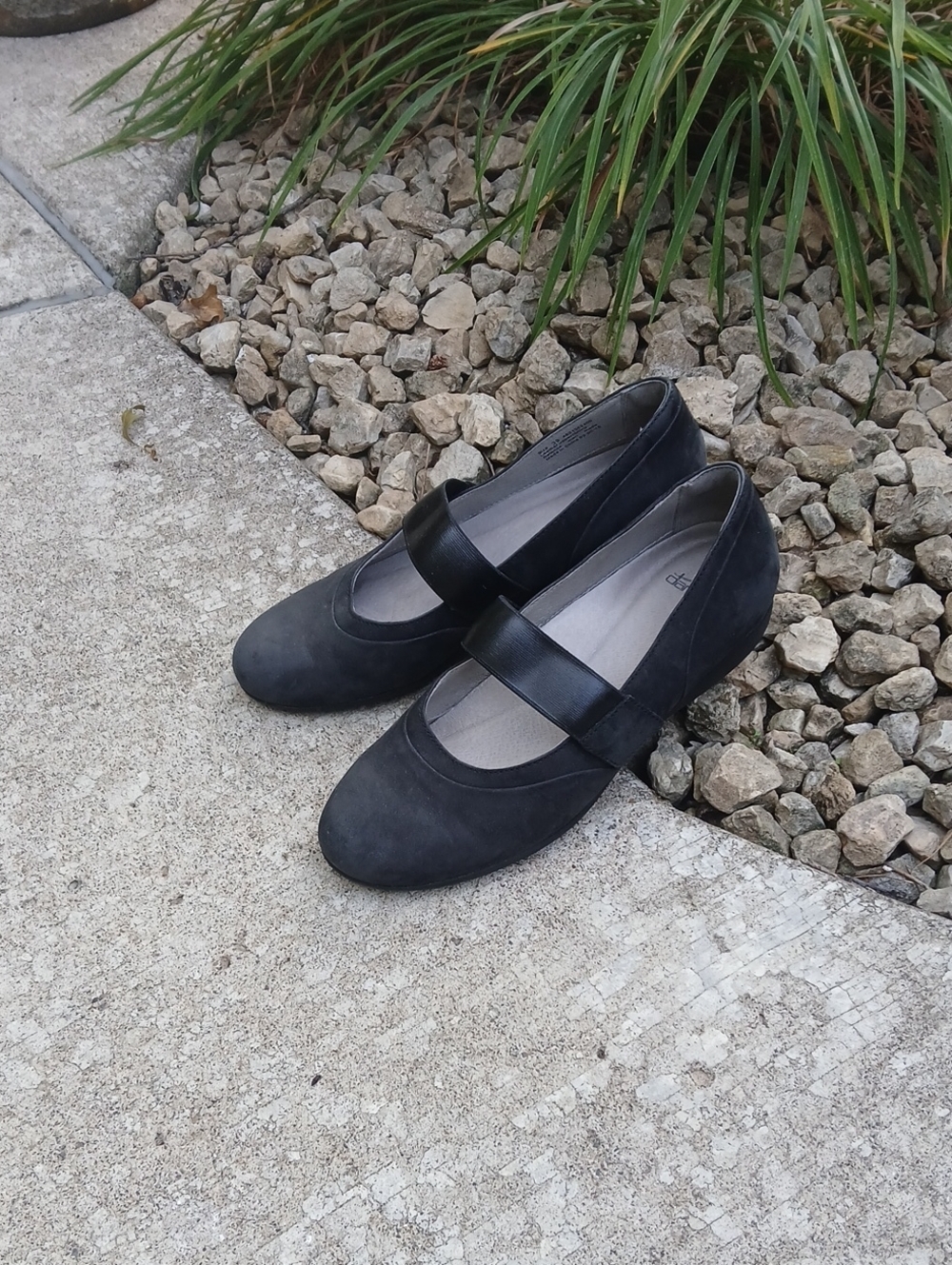 Dansko Kendra Black Milled Nubuck Mary Jane Low Wedge Sz 39 (9)